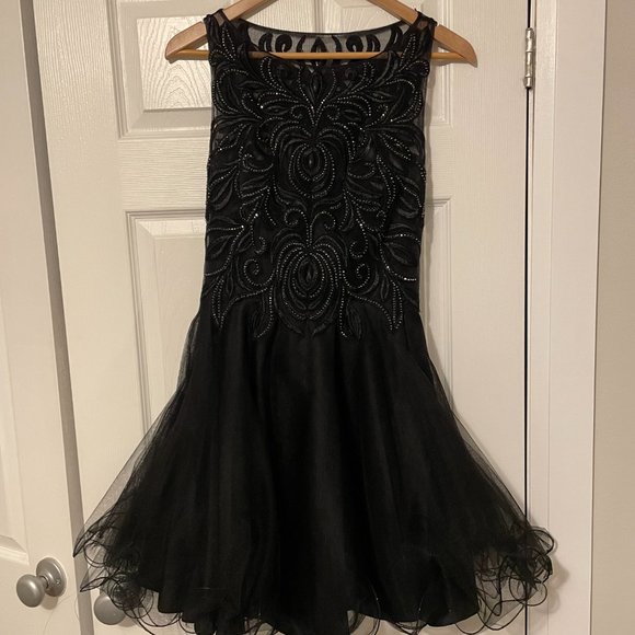 Dancing Queen -  Mini black dress - size medium - Picture 2 of 9